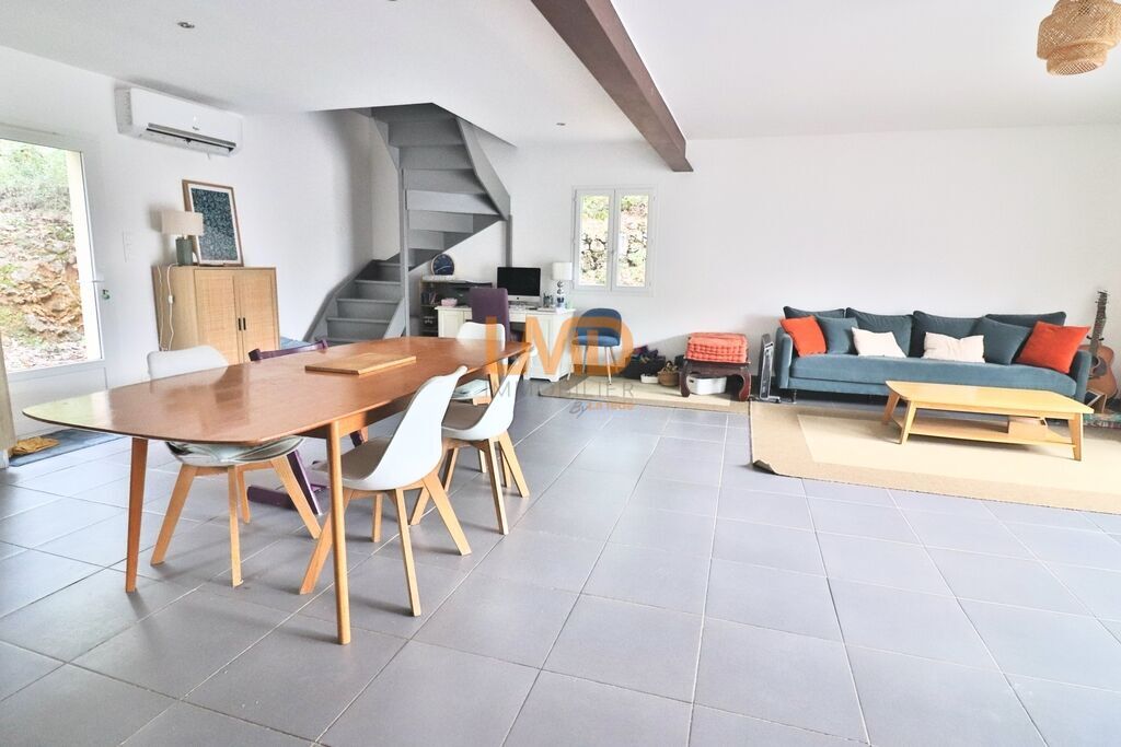 Photo 6 : Saint Maximin: maison T5 de 2016: 125m2, garage, terrain 2500m2