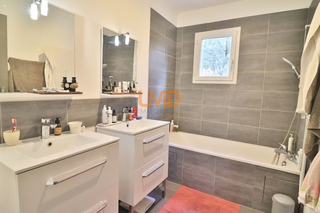 Photo 7 : Saint Maximin: maison T5 de 2016: 125m2, garage, terrain 2500m2