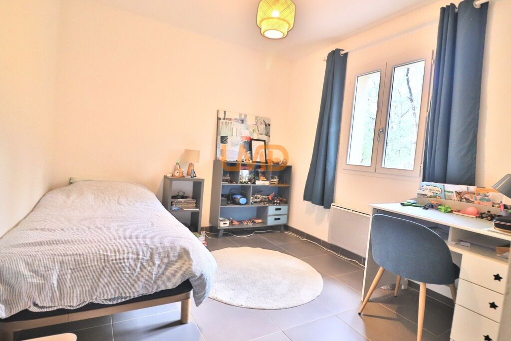 Photo 8 : Saint Maximin: maison T5 de 2016: 125m2, garage, terrain 2500m2