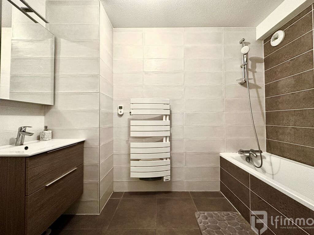 Photo 5 : Beau F3 récent avec terrasse