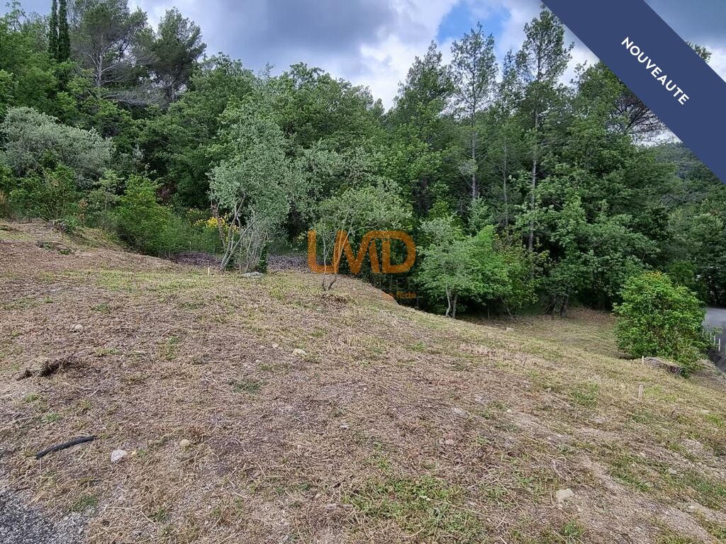 Photo 4 : Terrain à bâtir 401 m² à Figanières (83) - Proche village