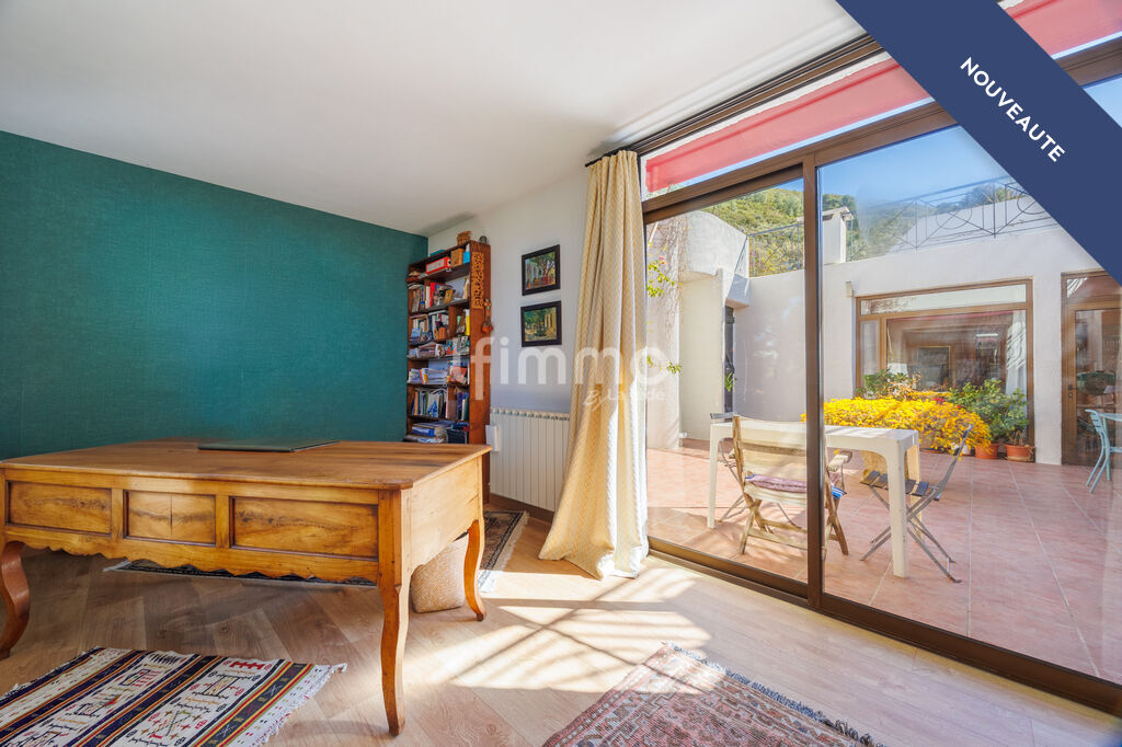 Photo 11 : Marseille 13009 Le Cabot Villa d'Architecte / jardin / piscine