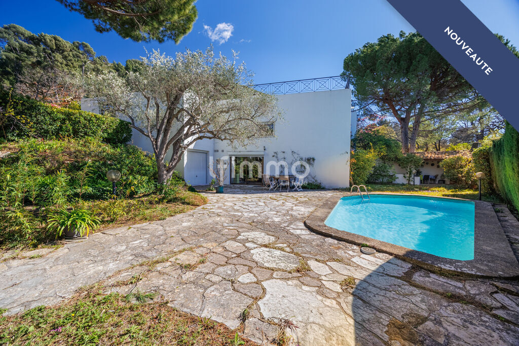 Photo 1 : Marseille 13009 Le Cabot Villa d'Architecte / jardin / piscine