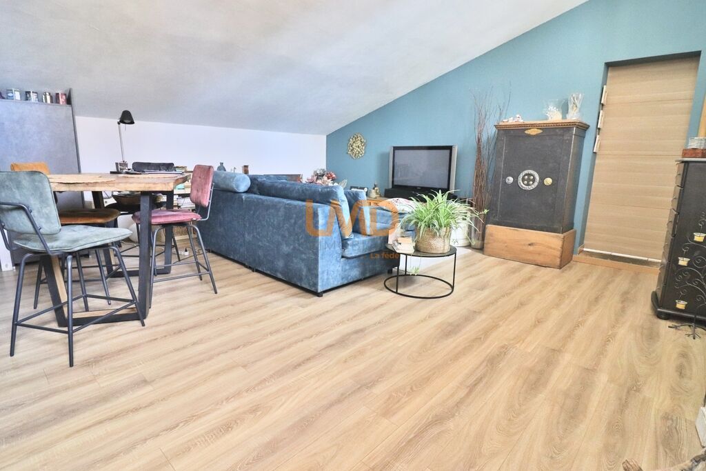 Photo 7 : Brignoles: immeuble: restaurant et appartement