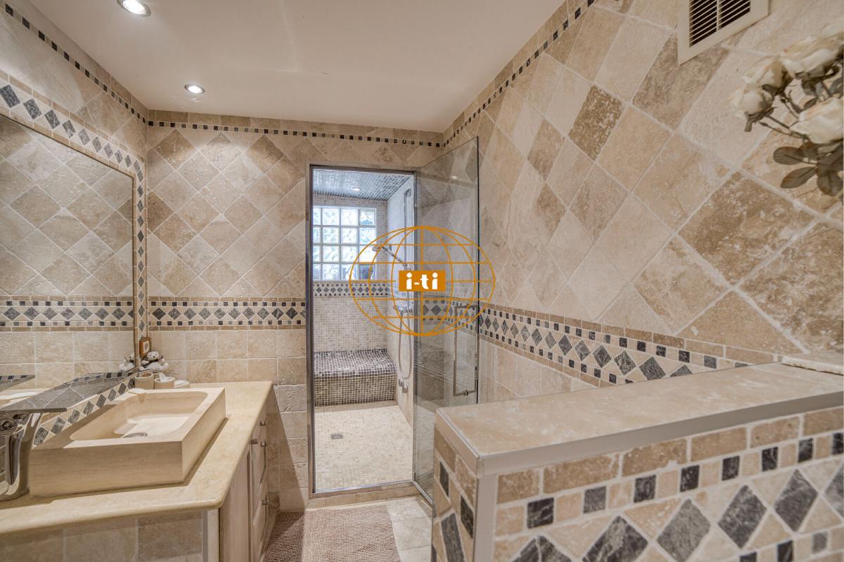 Photo 12 : ELEGANT CHALET MADRIER : 9 PIECES / 4 CHAMBRES 170 M² HABITABLES (273 M² AU SOL) - GRAND TERRAIN ARBORE : 4 180 M² AVEC PISCINE - CONTAMINE SUR ARVE (HAUTE SAVOIE)