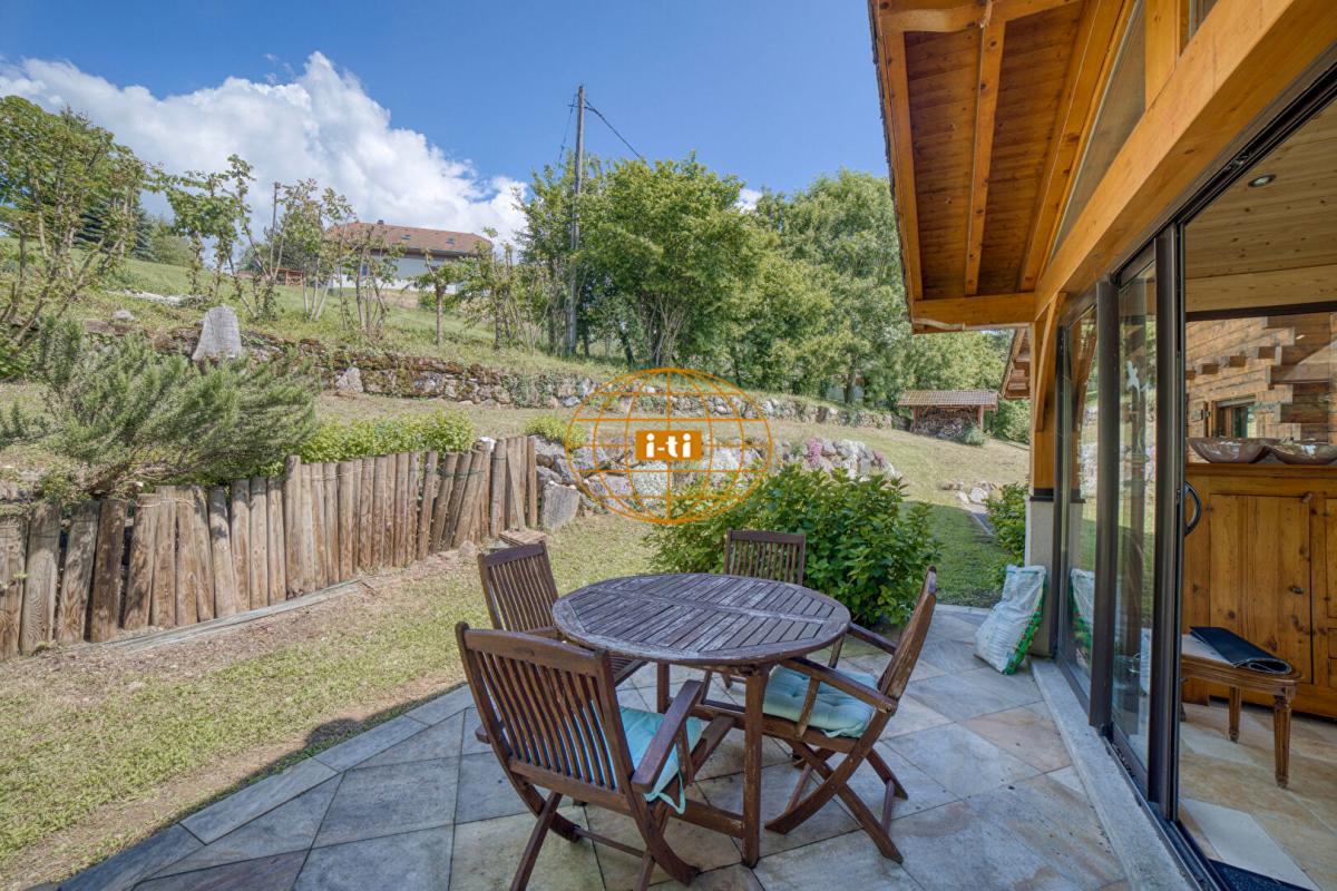 Photo 15 : ELEGANT CHALET MADRIER : 9 PIECES / 4 CHAMBRES 170 M² HABITABLES (273 M² AU SOL) - GRAND TERRAIN ARBORE : 4 180 M² AVEC PISCINE - CONTAMINE SUR ARVE (HAUTE SAVOIE)