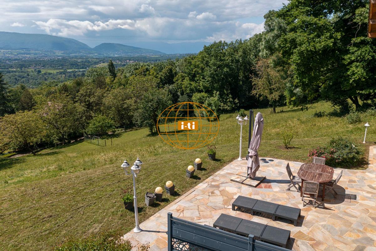Photo 3 : ELEGANT CHALET MADRIER : 9 PIECES / 4 CHAMBRES 170 M² HABITABLES (273 M² AU SOL) - GRAND TERRAIN ARBORE : 4 180 M² AVEC PISCINE - CONTAMINE SUR ARVE (HAUTE SAVOIE)