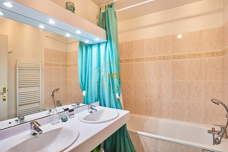 Photo 11 : APPARTEMENT TERRASSE FAMILIAL AVEC BEAUX EXTERIEURS - 5 PIECES (3CH) : 105 M² CARREZ (118 M² utiles) - NOISY-LE- GRAND OUEST