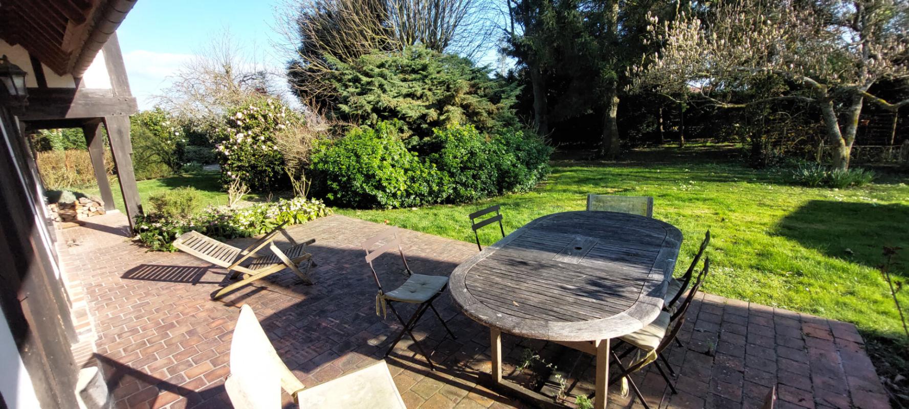 Photo 2 : ELEGANTE MAISON FAMILIALE NORMANDE : 7 PIECES / 5 CHAMBRES 171 M² AU SOL - EDIFIEE SUR GRAND TERRAIN ARBORE DE :  3 240 M² AVEC DEPENDANCES - THENOUVILLE (EURE)