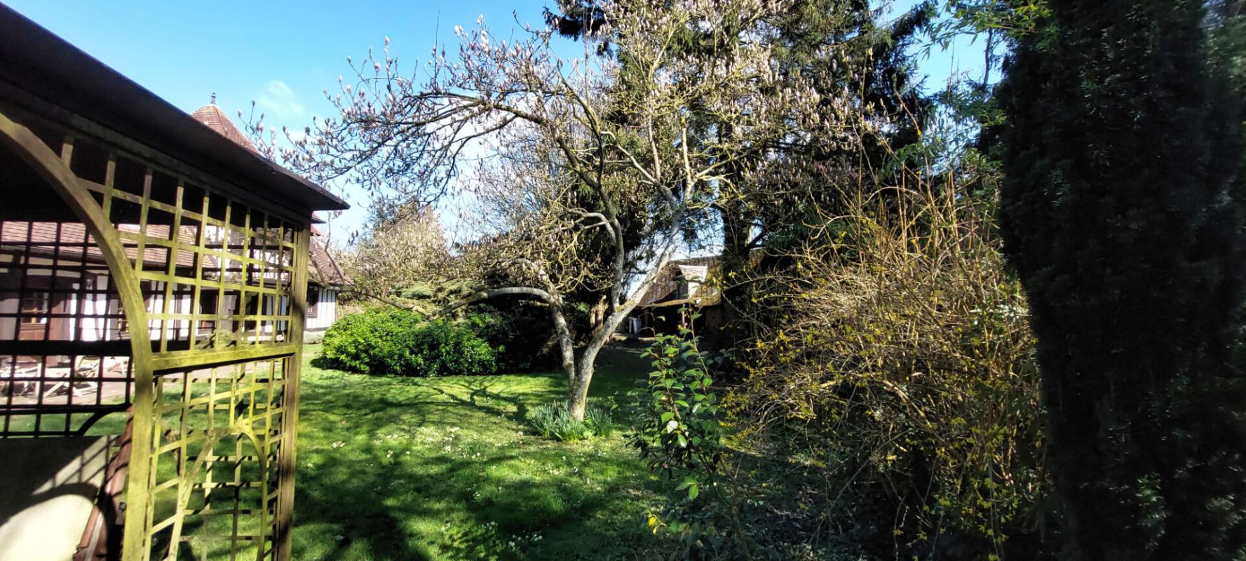 Photo 3 : ELEGANTE MAISON FAMILIALE NORMANDE : 7 PIECES / 5 CHAMBRES 171 M² AU SOL - EDIFIEE SUR GRAND TERRAIN ARBORE DE :  3 240 M² AVEC DEPENDANCES - THENOUVILLE (EURE)