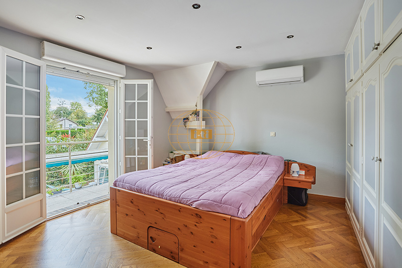 Photo 7 : ELEGANTE MAISON FAMILIALE CONTEMPORAINE AVEC PISCINE, TERRASSES ET DEPENDANCES - 11 PIECES / 6 CHAMBRES - 293 M² HABITABLES - POMPONNE (77400)