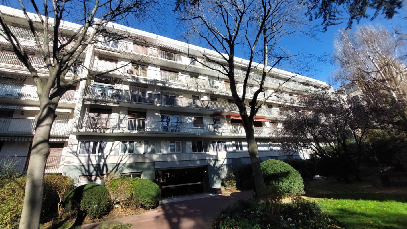 Photo 11 : APPARTEMENT TERRASSE FAMILIAL MODULABLE AVEC BEAUX EXTERIEURS - 4 PIECES : 108 M² CARREZ (114 M² utiles) - NEUILLY/INKERMANN