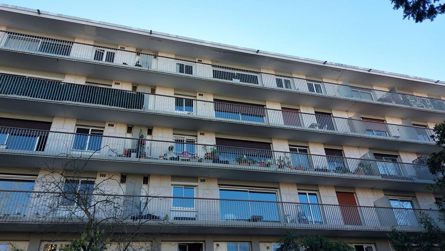 Photo 3 : APPARTEMENT TERRASSE FAMILIAL MODULABLE AVEC BEAUX EXTERIEURS - 4 PIECES : 108 M² CARREZ (114 M² utiles) - NEUILLY/INKERMANN